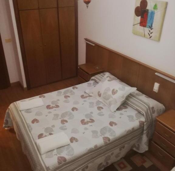 스탠다드 룸, Pensión Los Trillizos