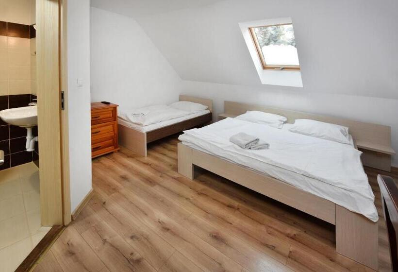 غرفة قياسية ثلاثية, Penzion Crystal