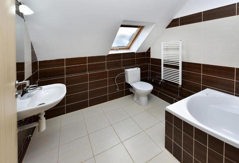 غرفة قياسية رباعية, Penzion Crystal