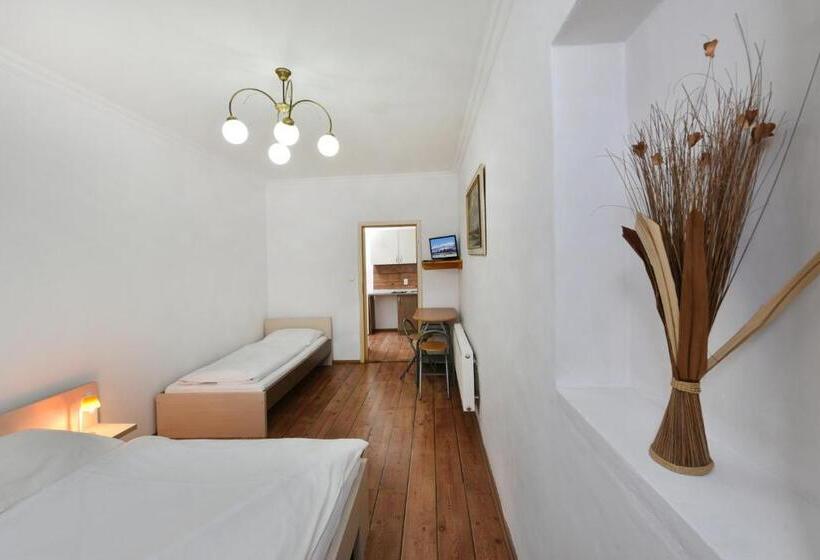 إستوديو قياسى, Penzion Crystal