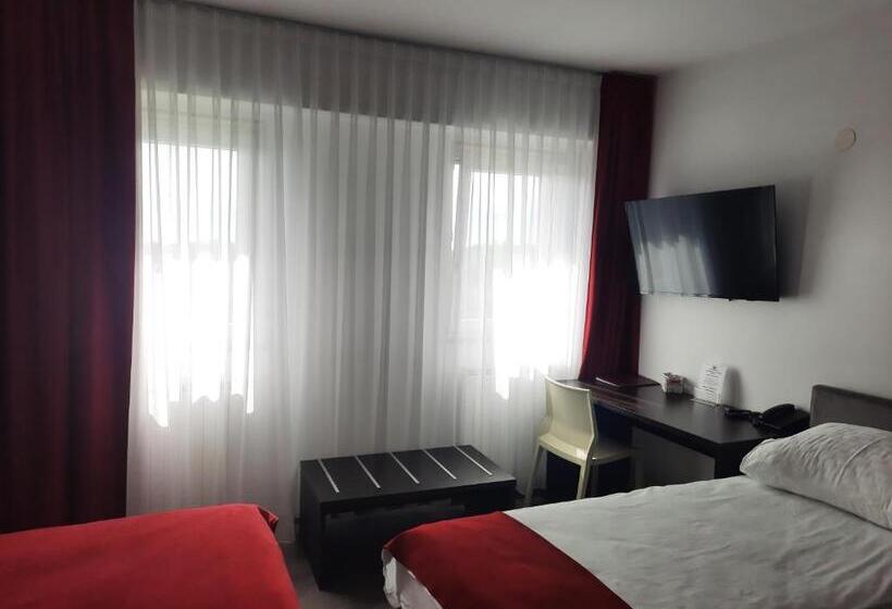 اتاق استاندارد سه نفره, Prunk