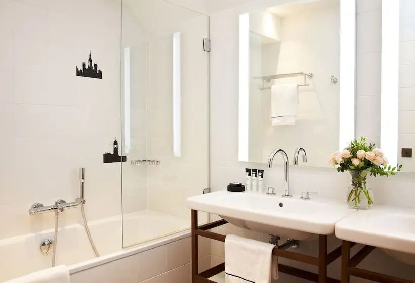 Superior-huone, Relais De Chambord, A Small Luxury Hotels Of The World