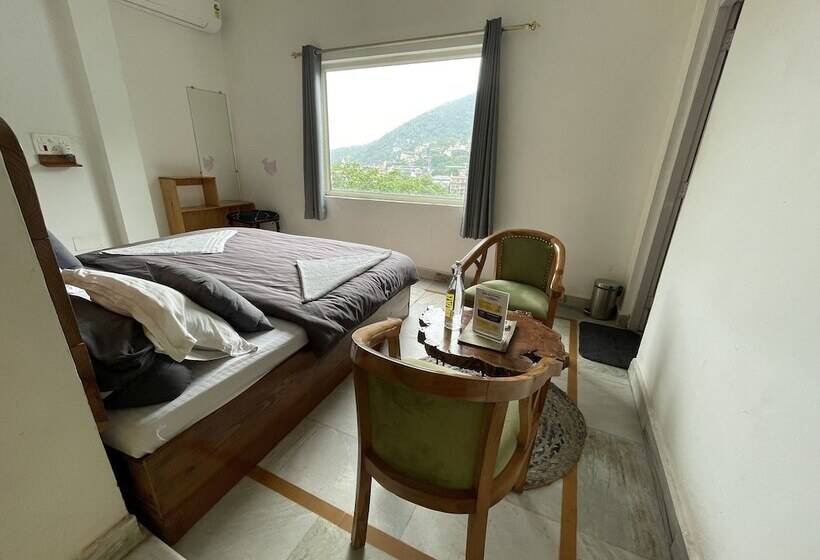 デラックスルーム, Bunk Stay Rishikesh   Hostel