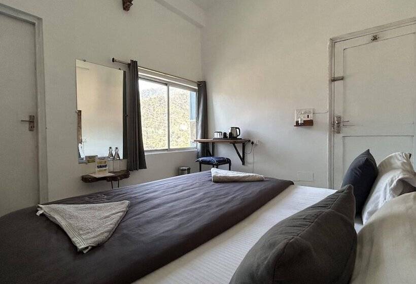 ダブルベッドスタンダードルーム, Bunk Stay Rishikesh   Hostel