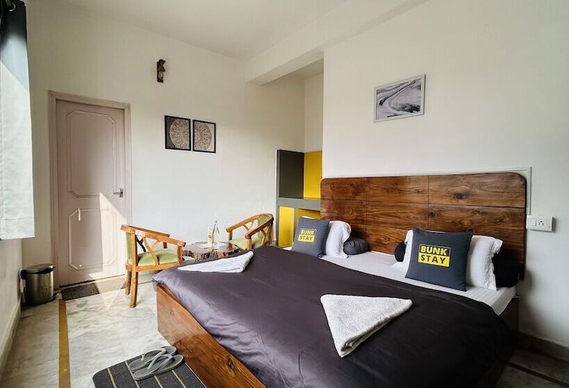 デラックスルーム, Bunk Stay Rishikesh   Hostel