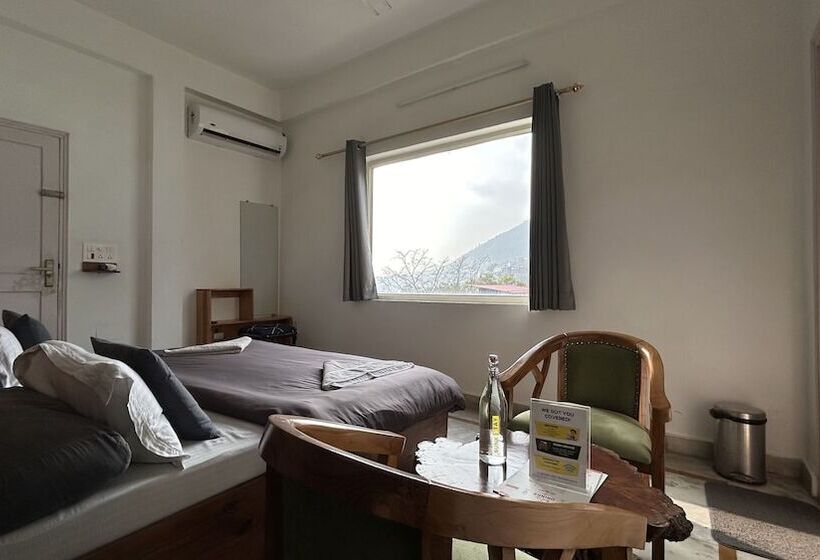 デラックスルーム, Bunk Stay Rishikesh   Hostel