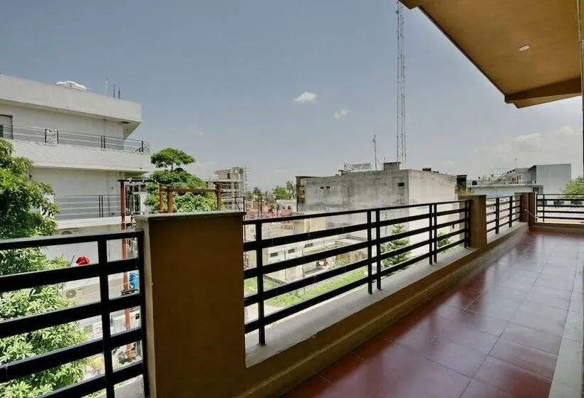 スタンダードルーム, Super Hotel O Gms Road Ballupur Chowk
