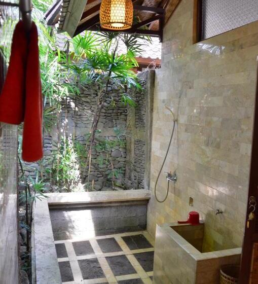 Háromágyas Standard Szoba, Guci Guesthouses