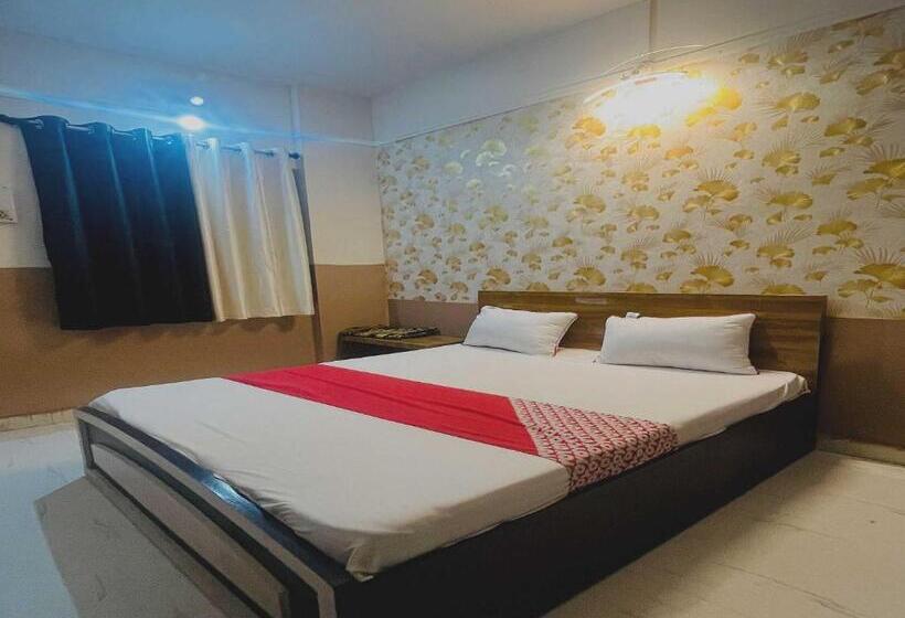 Трехместный Номер Классика, Royal Lodging