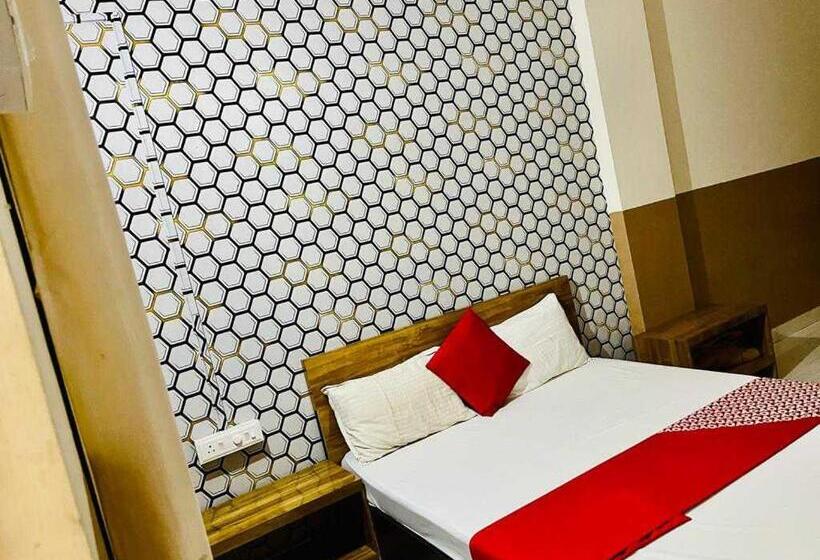 Трехместный Номер Классика, Royal Lodging