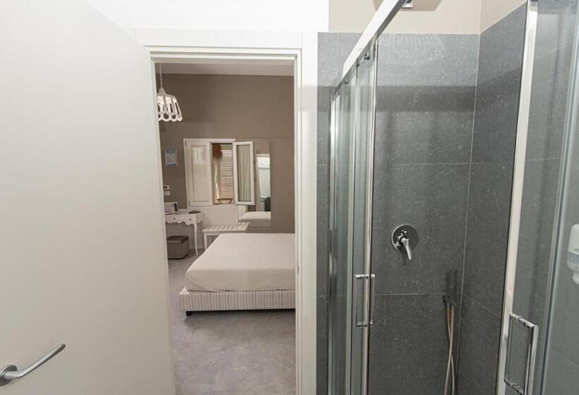 اتاق خانوادگی, Le Grancìe