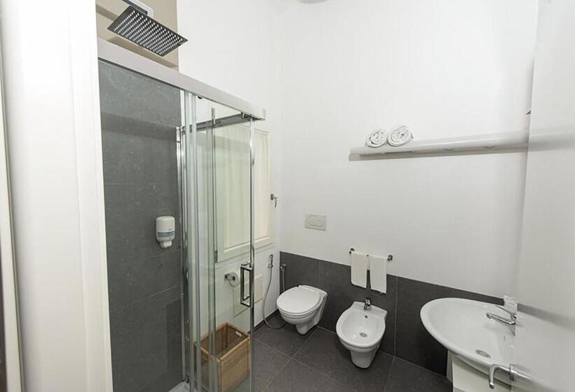 اتاق خانوادگی, Le Grancìe