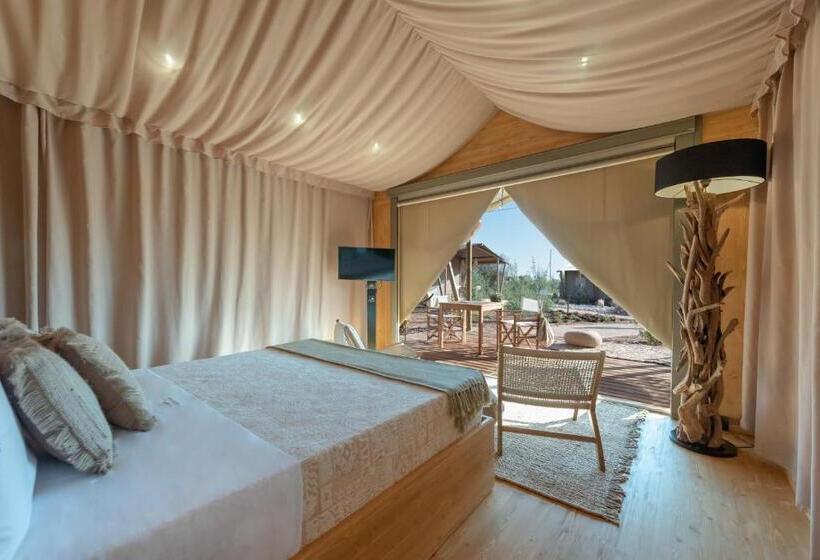 چادر با خدمات رفاهی استاندارد, Le Grancìe