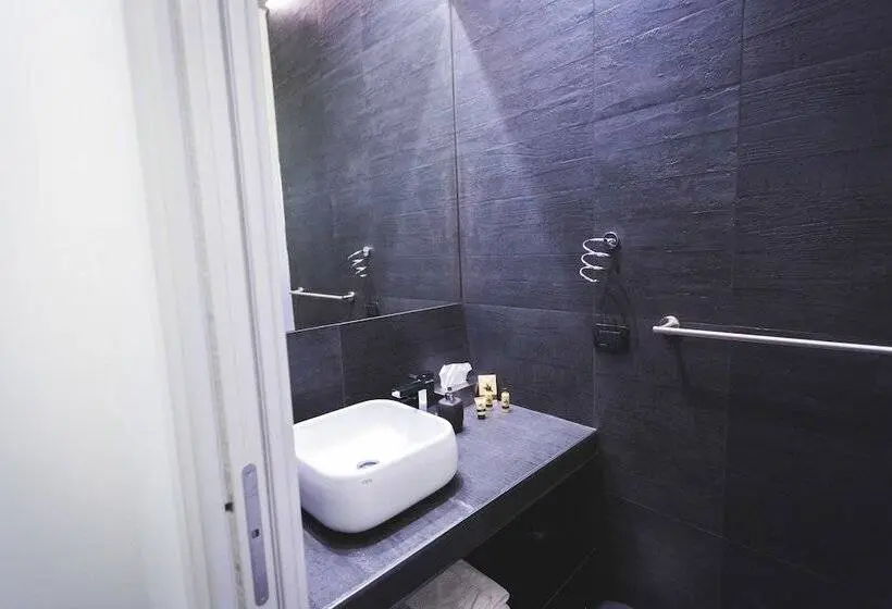 اتاق لوکس با بالکن و چشم‌انداز دریا, Casa Manfredi   Manfredi Homes&villas