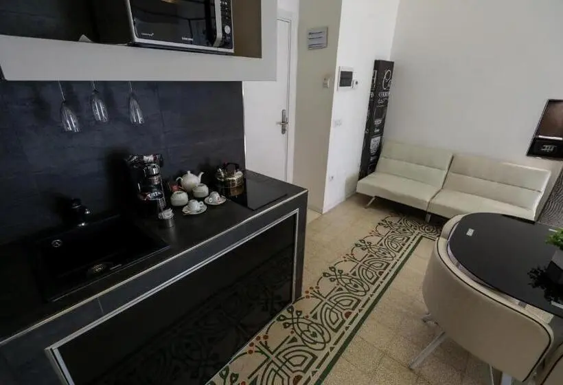 سوییت جونیور با چشم‌انداز شهر, Casa Manfredi   Manfredi Homes&villas