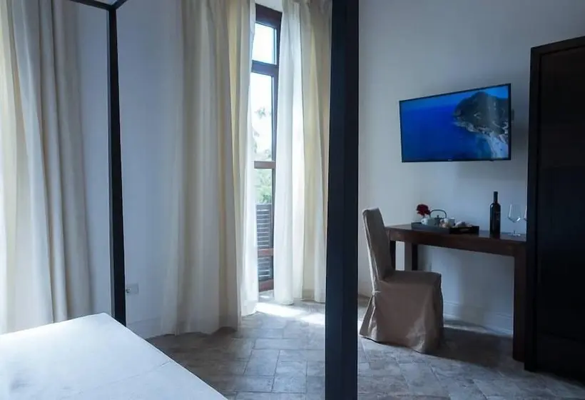 اتاق لوکس با چشمانداز شهر, La Residenza Sul Largo