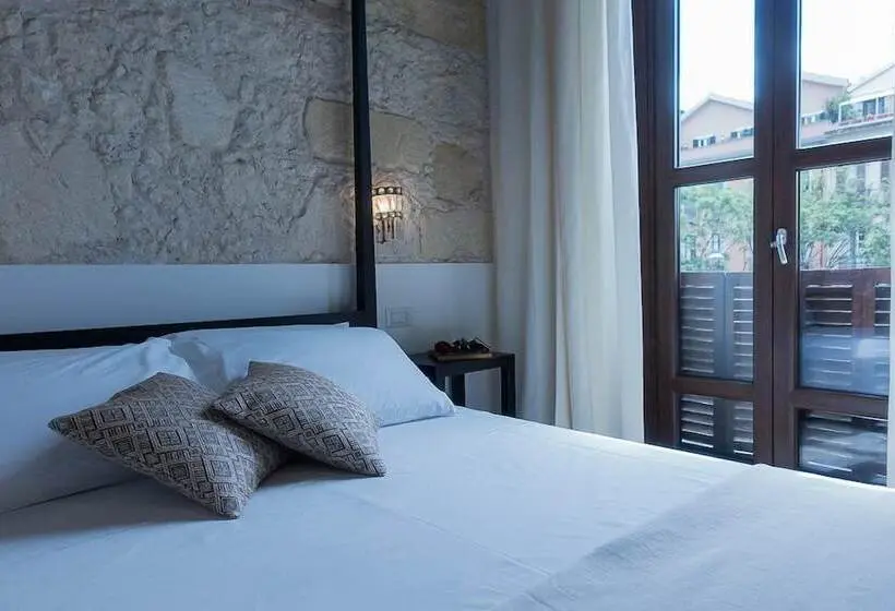 اتاق لوکس با چشمانداز شهر, La Residenza Sul Largo