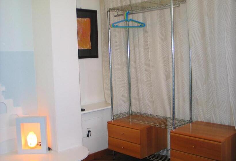 اتاق خانوادگی, L'isola Di Gaia