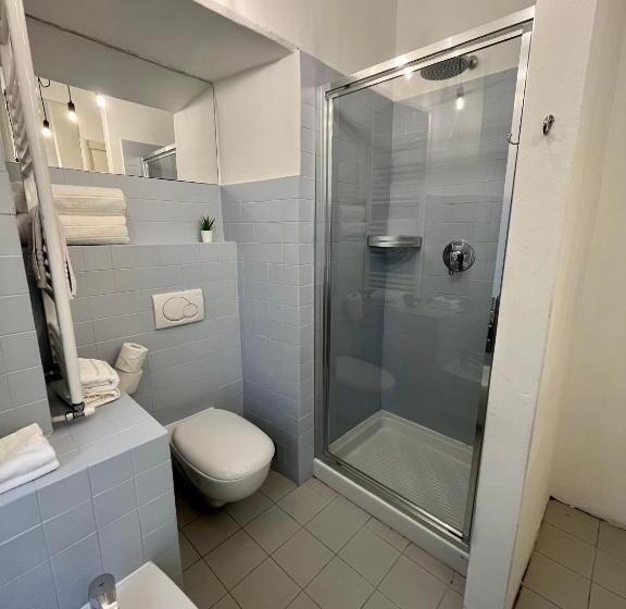 غرفة كومفورت ثلاثية, Mama