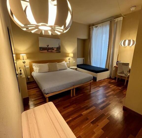 غرفة كومفورت ثلاثية, Mama