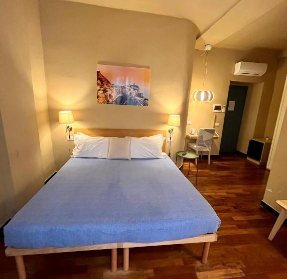 غرفة ديلوكس, Mama