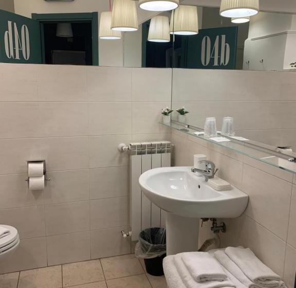 غرفة قياسية, Mama