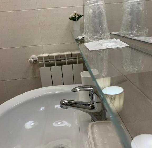 غرفة قياسية, Mama