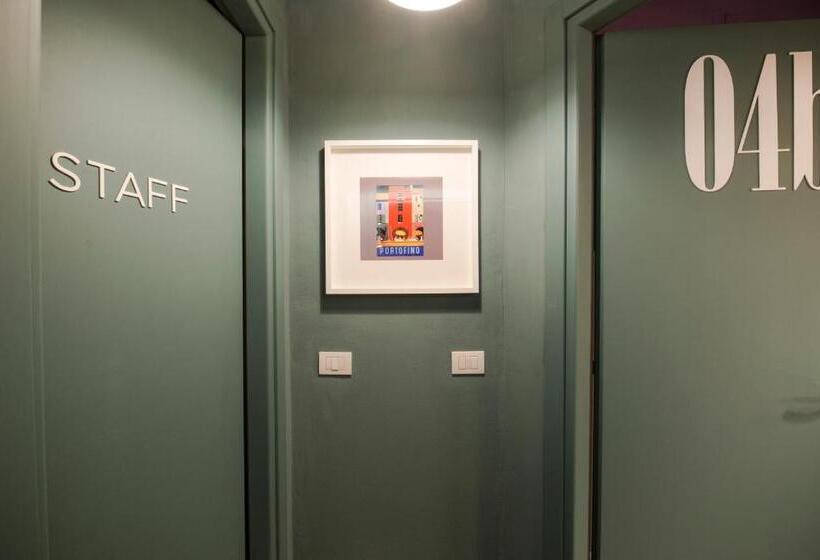 غرفة قياسية, Mama