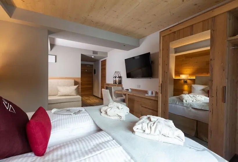 Superior Kolmen Hengen Huone, Mont Chalet Nevada Hotel & Spa