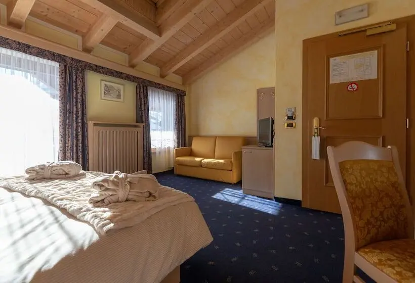 Comfort Kolmen Hengen Huone, Mont Chalet Nevada Hotel & Spa