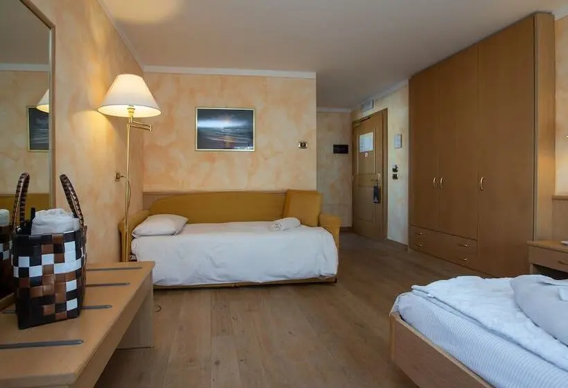 Comfort Kolmen Hengen Huone, Mont Chalet Nevada Hotel & Spa
