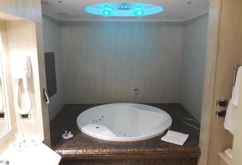 Люкс, Motel Luna