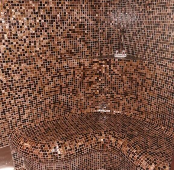 Люкс, Motel Luna