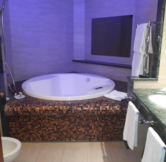 带按摩浴盆的套房, Motel Luna