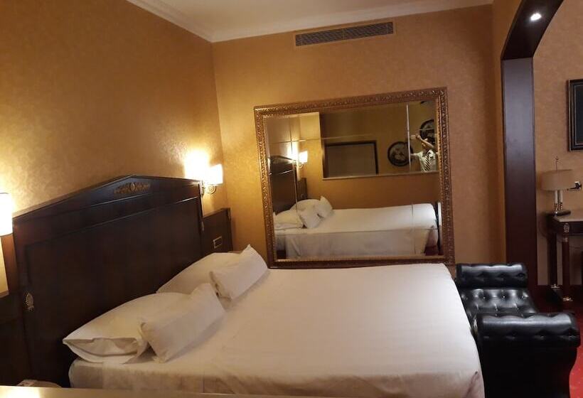 سوئیت با وان آب گرم, Motel Luna
