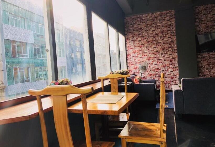 스탠다드 룸, Aura