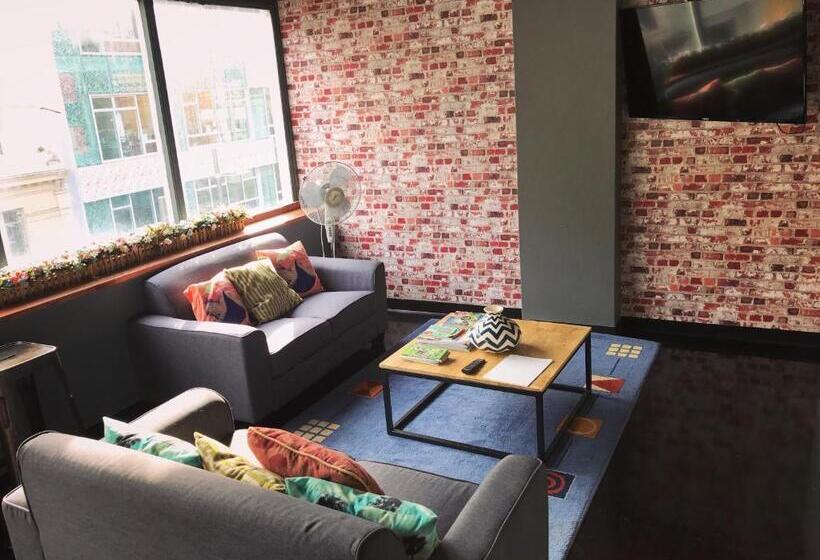 חדר סטנדרט, Aura