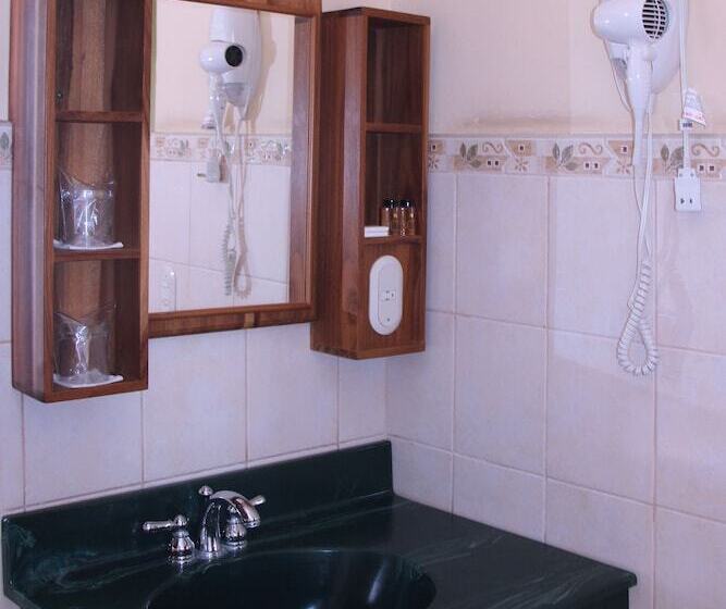 주니어 스위트, Austria