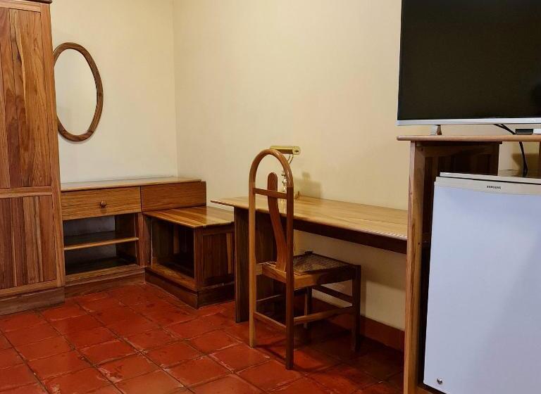 주니어 스위트, Austria