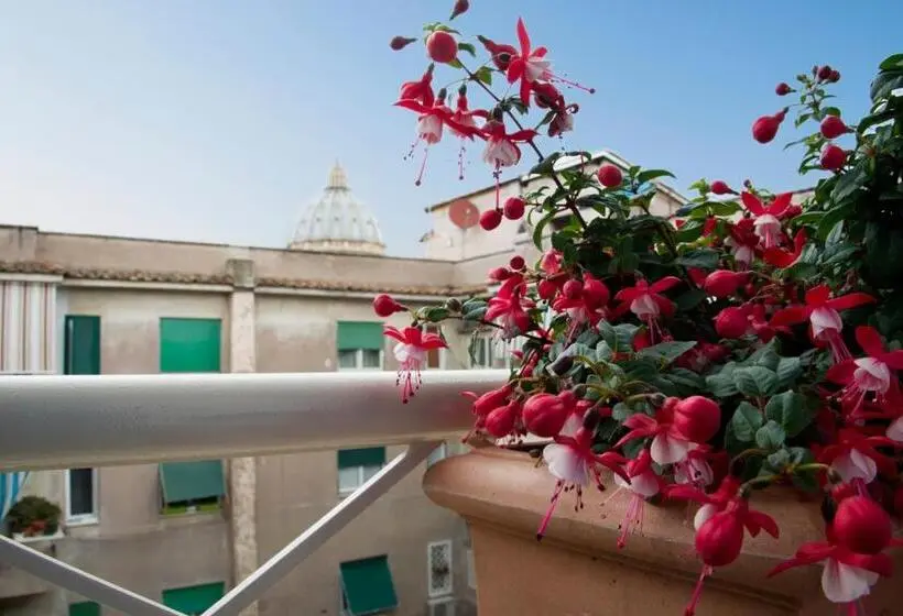 اتاق استاندارد یک تخته با بالکن, Di Fronte Alla Cupola