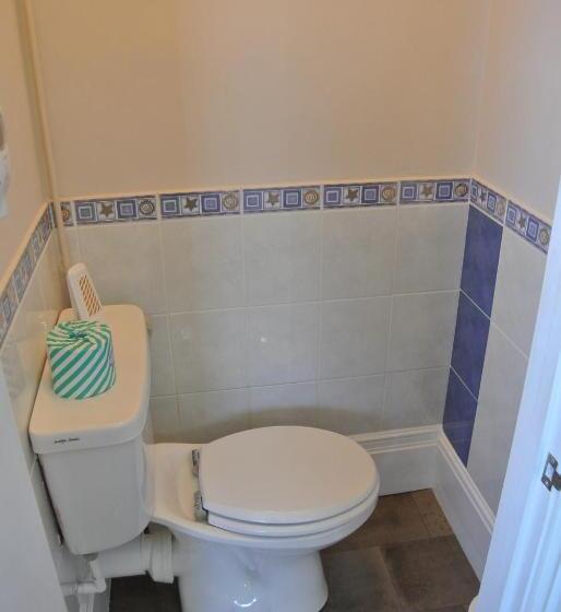 패밀리 룸, Fairlawns Guest House