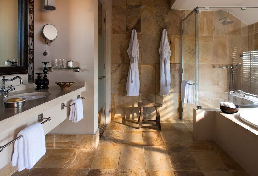 سوئیت با چشمانداز, Four Seasons Safari Lodge Serengeti