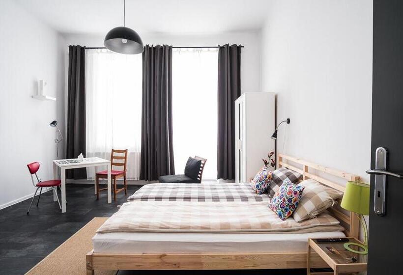 Апартаменты 1 Спальня с Балконом, Hostel Likehome