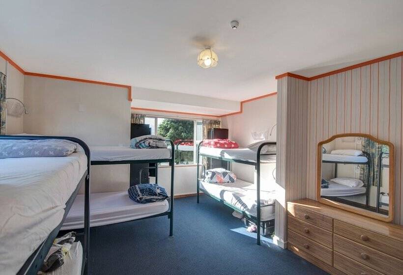 Кровать в Общей Комнате, The Flaming Kiwi Backpackers