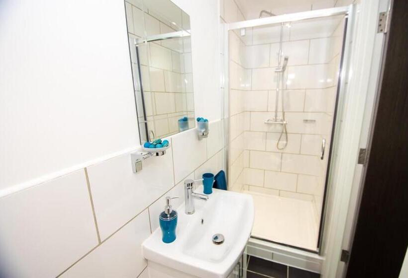 חדר אקזקיוטיב, Abbey