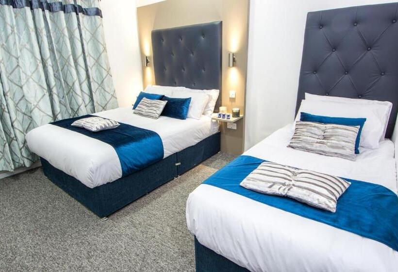 חדר משפחתי, Abbey