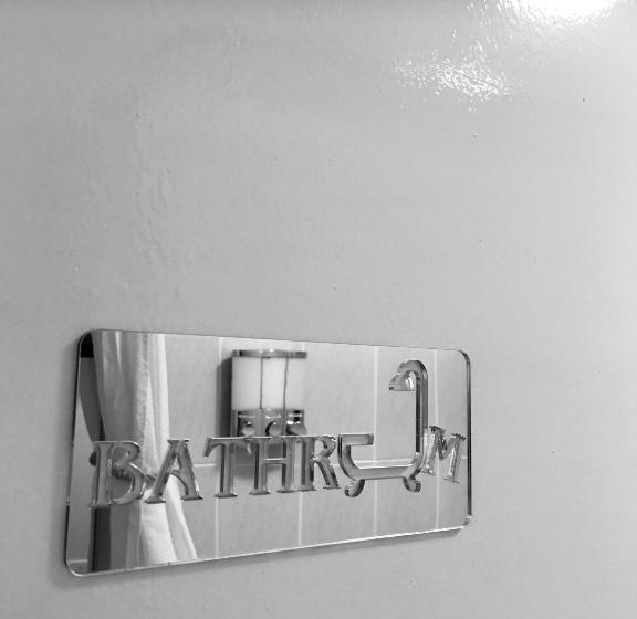 Номер Стандарт Индивидуальный Совместная Ванная, Bianca S House Hotel Heathrow Airport