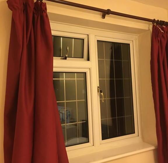 Номер Стандарт Совместная Ванная, Bianca S House Hotel Heathrow Airport