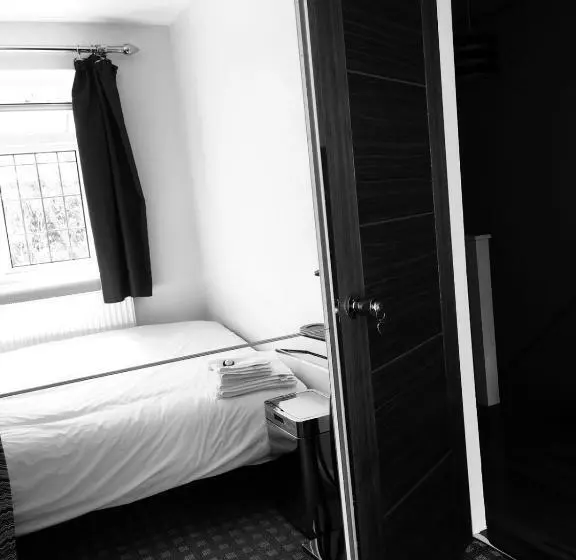 Standard Yhden Hengen Huone, Bianca S House Hotel Heathrow Airport