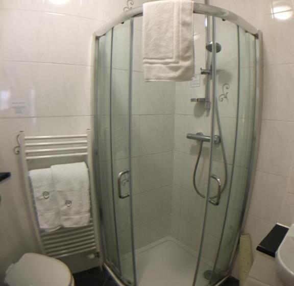 스탠다드 룸, Charles House Windsor Castle